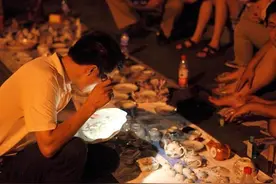 探秘福州神秘“鬼市”，凌晨出现天亮消失，商品不问来源不问真假图片