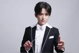 张新成新造型，看过张新成的各种西装造型，还是最喜欢燕尾服图片