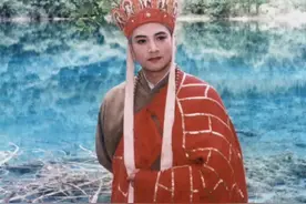 西游记中的一桩悬案，唐僧袈裟上本有一颗定风珠，后来被谁偷了？图片