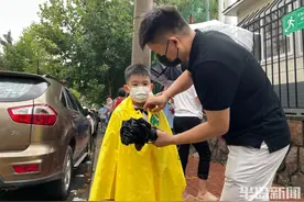 学习新规范，结交新伙伴！开学第一天，青岛一年级“萌新”许下小心愿图片
