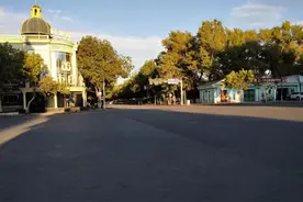 北疆小城布尔津图片