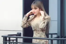 32岁周扬青小号晒近况，增重20斤后身材显丰腴露出傲人事业线图片