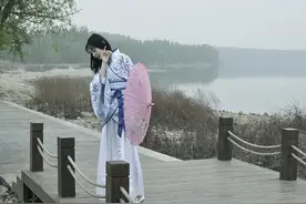 秀丽春光 古典美女与美景相融  犹如梦幻的仙境图片