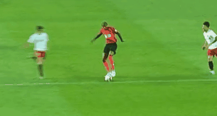 上港0-2恒大，卫冕希望渺茫......