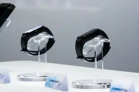 AI学习+办公 科大讯飞新产品开启年轻市场 其中腕式录音笔备受关注图片