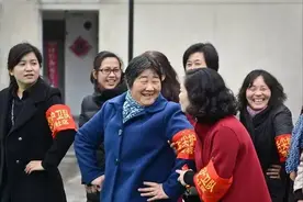 被网民评为世界五大情报组织之首的朝阳大妈立新功，这次是李云迪图片