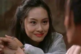 你看那个人，好奇怪哟 像一条狗！图片