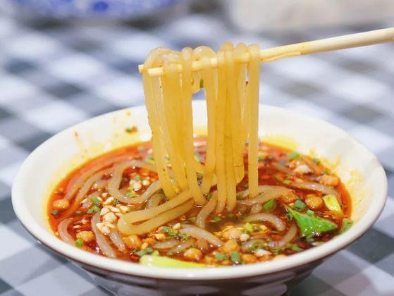 「十堰美食」嗦完吃货们推荐的这些粉店,我被这几家勾了魂儿