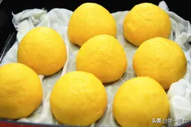 南瓜馒头这样做，不加1滴水，个个蓬松暄软，比面包好吃还香甜图片