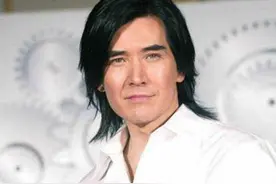 不老男神费翔，曾被母亲棒打鸳鸯，如今依然孑然一身图片