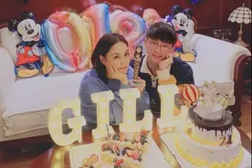 40岁阿娇庆生，神秘男贴身合影宠溺表白喊"娇娇"，身份引猜疑图片