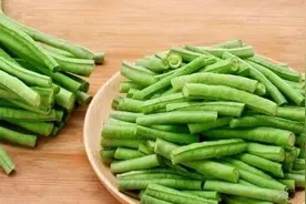 7月，吃豇豆的好时候，包成包子味道鲜美图片