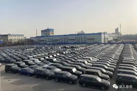 万辆平行进口车滞留天津港，经销商称“熬不下去了”图片
