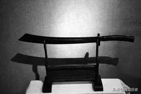 一把钢轨打制的刀，女子带上鉴宝节目，为何专家说金钱无法衡量？图片