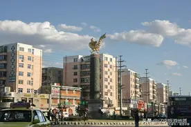 锦州城耸立着一只巨大的“鸡”，真实身份却大有来头图片