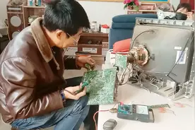 家电以旧换新，为啥老式电视机更值钱？维修老板说出以旧换新内幕视频封面