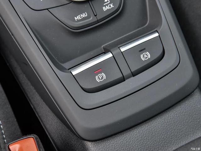 18万出头买全新奥迪Q2L，熏黑轮圈、8喇叭，你信这是低配？