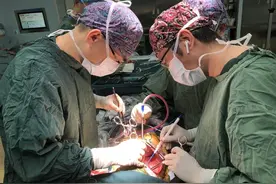 100多个未接来电背后的故事：ICU医护人员要面对的，远不止抢救生命那么简单图片
