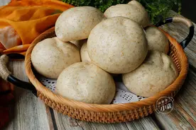 全麦馒头做法，学会2个和面诀窍，盆光手光，出锅全家人都喜欢吃图片