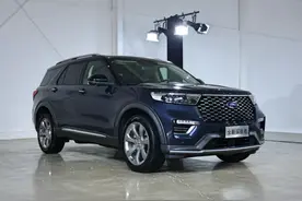 比7座SUV多一点点，人称“美国神车”的福特探险者国产了图片