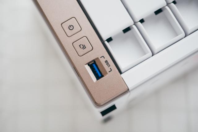 买了威联通NAS不会用？小白看完这篇就明白