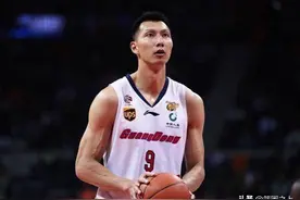 悄然归来！易建联结束治疗和特训，回到广东队给年轻人做榜样图片