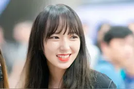 程潇妹妹笑起来好加分，没有人会不喜欢她吧？图片