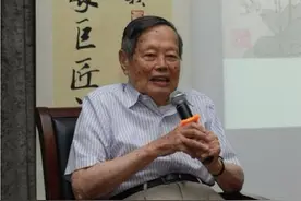 1971年杨振宁回国，称杜聿明为“杜先生”，周总理迅速纠正其错误图片