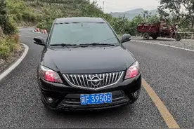 发动机咆哮的声音，就像你内心的歇斯底里。图片