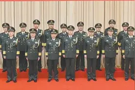 解放军13名大校晋升少将，知道当将军有多难吗？先要弄清这些图片