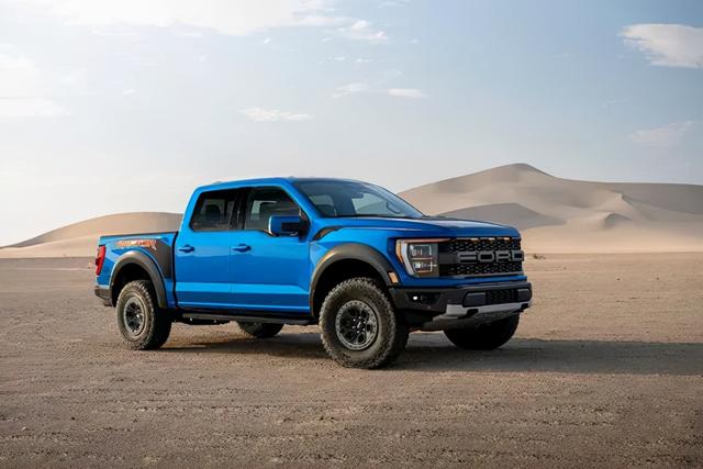 敢这样玩也只有TA了 外媒试驾新款福特F-150猛禽 | 卡车之友网