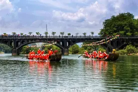 武夷山市端午节特有风俗：唱歌打鼓赛竹筏，祭河祈佑保安康图片