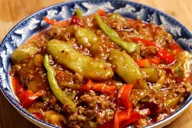 做肉末茄子，很多人第一步就错了！大厨教你正确做法，好吃不油腻图片