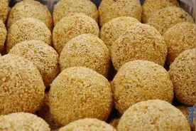 Vlog打卡广州·寻年味 | 煎堆、糖环……探秘深巷里的广式年货美食图片