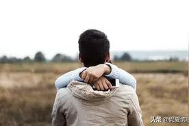 男人到中年，还贪三样，晚景凄惨图片