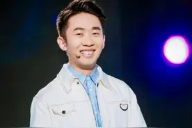 上帝吻了杨迪妹妹的脸，却忘了给杨迪开扇窗，网友：这是亲兄妹？图片