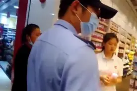 7岁女孩商场偷东西，亲妈报警处理，这样的管教方式合适吗？图片