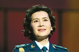 “正军级”肖雄为演戏离婚、拒绝美籍教授，62岁的她现在怎么样？图片