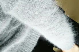 衣服掉毛太烦人，这样处理一下，怎么穿都不会掉毛视频封面