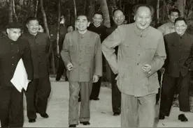 邓小平与三位友人之间革命情谊，相识法国求学期间，其一是周总理图片