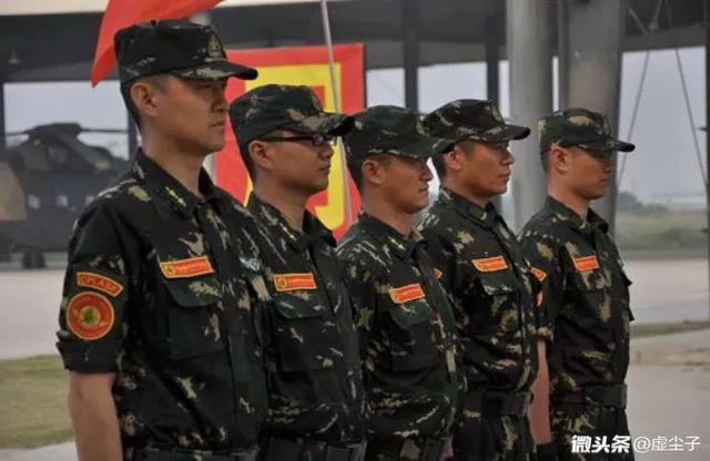 我是特种兵2中何晨光的爷爷是谁演的（剧中王艳兵和李二牛是士兵）