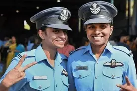 印度公开阵风首位女飞行员！师父在空袭中被俘，是要复仇吗？图片