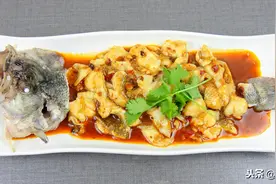 也许你常吃麻婆豆腐，但不一定知道麻婆鲈鱼，麻辣鲜香更开胃下饭图片