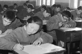 高考交白卷的张铁生被判刑15年，出狱后成亿万富翁，他经历了什么图片