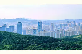 辽宁干净的一座城市，环境优美，生活安逸，地上连个纸片都没有图片