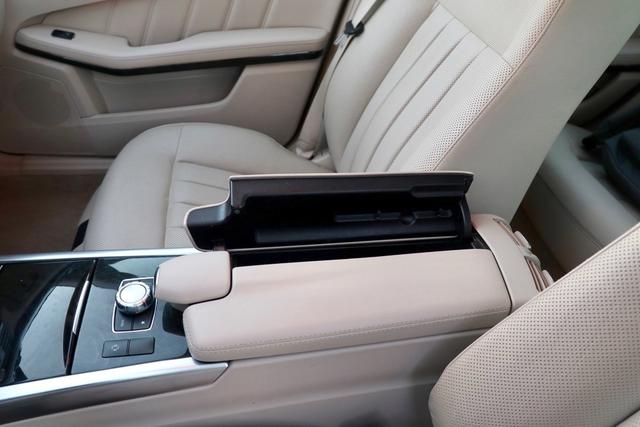 优雅经典又不失运动的W212 V8双涡轮奔驰E550用车分享