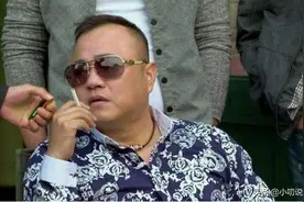 “东北大哥大”张家豪，为何到了北京就没用，还要赵本山出面救人图片