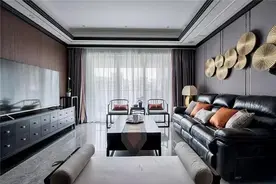 128㎡新中式装修，客厅搭配黑色皮沙发，既时尚又上档次图片