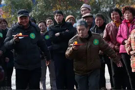 57岁阿姨自述：参加小区老年合唱队，去农家乐游玩1次，害怕了图片