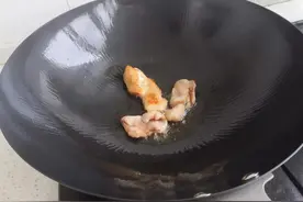 这些年用过很多炒锅，最好用的还是集市上几十块钱的铁炒锅图片